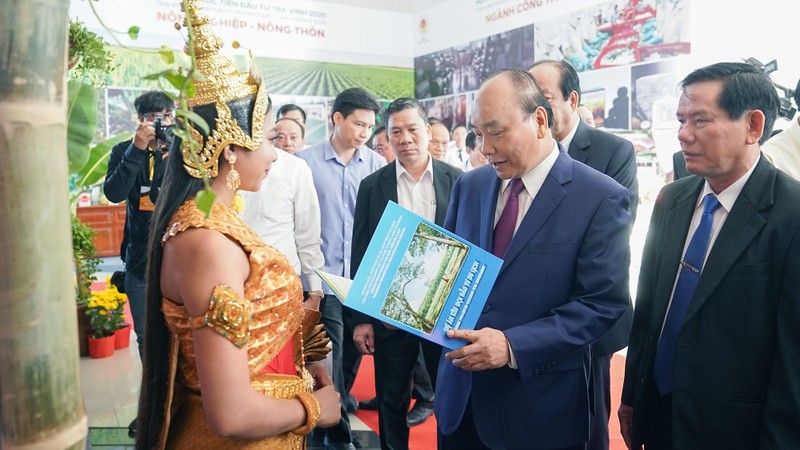 PM Nguyen Xuan Phuc attends the investment promotion conference in Tra Vinh. (Photo: VGP)