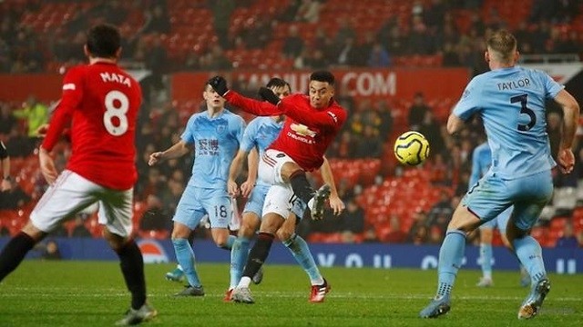 Soccer Football - Premier League - Manchester United v Burnley - Old Trafford, Manchester, Britain - January 22, 2020 Manchester United's Jesse Lingard shoots at goal. (Photo: Reuters)