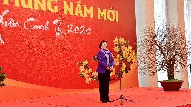 NA Chairwoman Nguyen Thi Kim Ngan wishes all NA specialised deputies and the NA Office a Happy Lunar New Year. (Photo: NDO/Chien Thang)