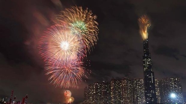 HCM City will stage firework displays at seven different locations on the night of Lunar New Year's Eve. (Illustrative image)