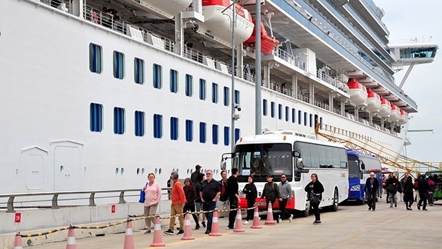 Ha Long International Cruise Port receives over 2,500 cruise tourists  