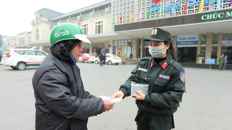 Hanoi: Thousands of free face masks provided for the public 