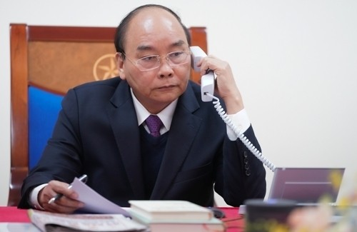 Prime Minister Nguyen Xuan Phuc holds a phone talk with Indonesian President Joko Widodo about cooperation between ASEAN nations in coping with the novel coronavirus (nCoV) epidemic, February 4, 2020 - Photo: VGP