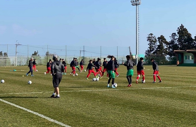 Vietnamese players in action during a training session in Jeju, Republic of Korea. (Photo: VFF)