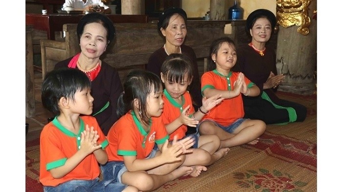 Children are encouraged to join Bui Xa Hat Trong Quan Club. (Photo: VNA/VNS)