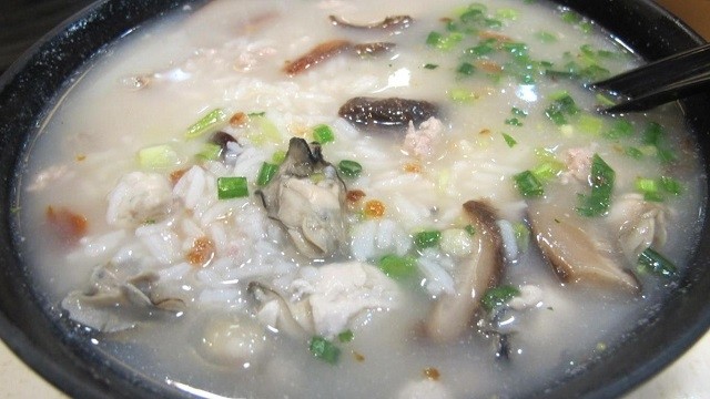 Chao hau (oyster congee) of Quang Binh is well known nationwide.