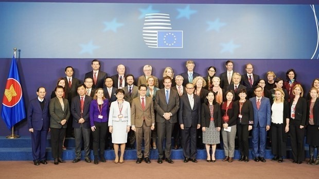 EU and ASEAN representatives in a group photo (Photo: VNA)