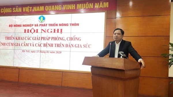 Minister Nguyen Xuan Cuong speaking at a conference on bird flu prevention (Photo: MARD)