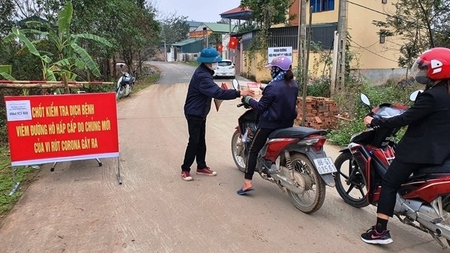 Vinh Phuc province has added four more medical check posts in Son Loi Commune, Binh Xuyen District, to cope with the spread of Covid-19. (Photo: NDO/Duc Tung)