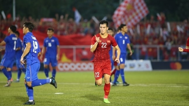 Vietnamese striker Nguyen Tien Linh celebrates his goal during a SEA Games match against Thailand last December. (Photo: NDO/Minh Phu)