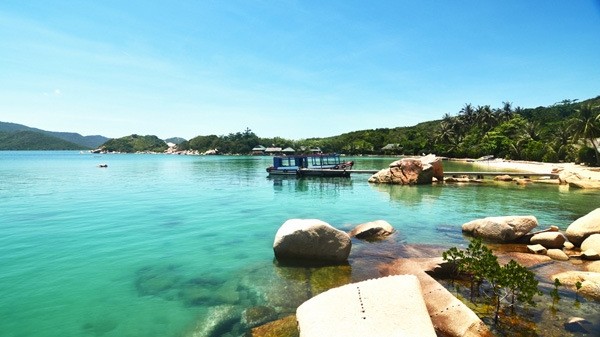 The charming beauty of Hon Ong Island. (Photo: baokhanhhoa.vn)