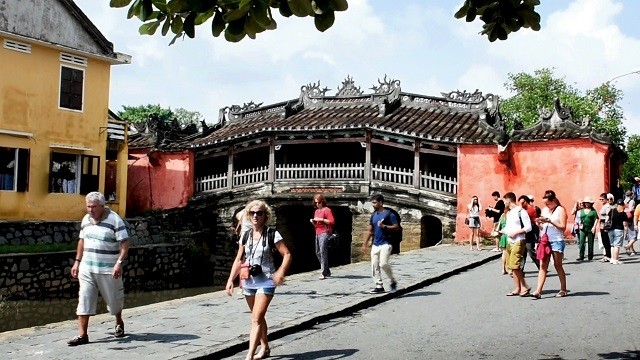 Cau Bridge is a famous tourist site in Hoi An ancient city in Quang Nam province. (Photo: Zing)