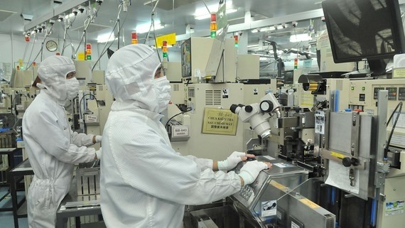The production of semiconductor devices at MTEX Vietnam, a subsidiary of Japanese MTEX MATSUMURA Corporation. (Photo: SGGP)