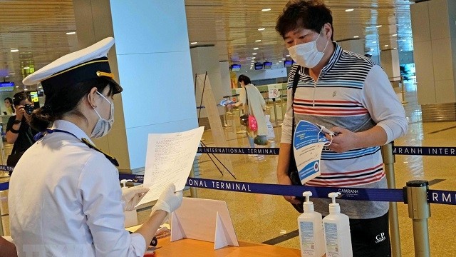 Starting from March 7, all passengers entering Vietnam must make a mandatory medical declaration. (Photo: VNA)