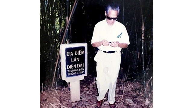 Mac Shin visited to the Tan Trao Safety Zone in 1995. (Photo: Dao Ngoc Ninh)