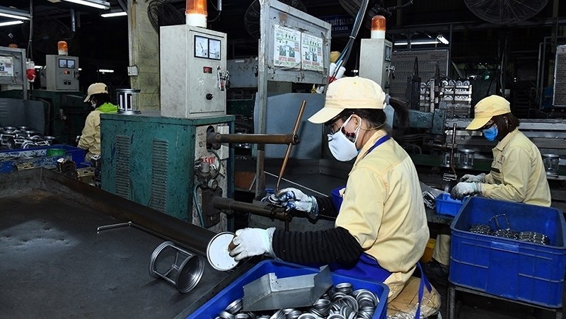 Production activities at the Thang Long metal wares joint stock company. (Photo: DUY LINH)