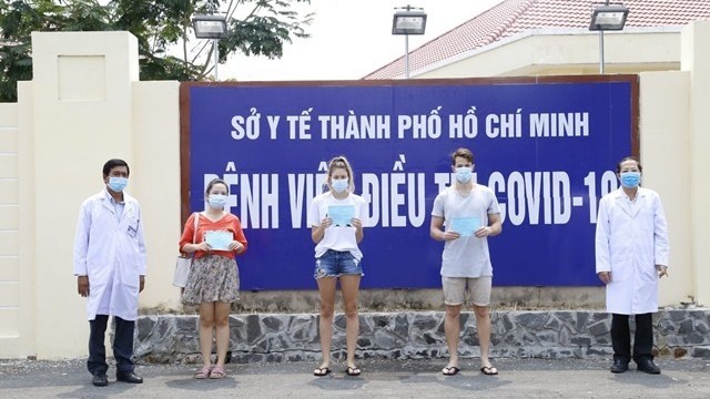 Three of four COVID-19 patients in Ho Chi Minh City given the all-clear on April 8, 2020. (Photo: suckhoedoisong.vn)