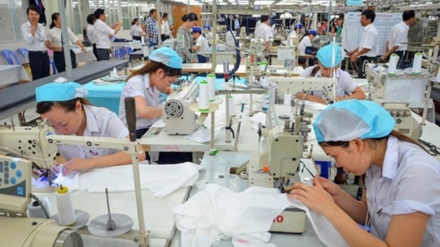 The regulation prescribes the principles, tasks, power and process of coordination among state agencies, organisations and individuals concerned in settling international investment disputes through international arbitration or at other tribunals outside Vietnam. (Photo: congthuong.vn)