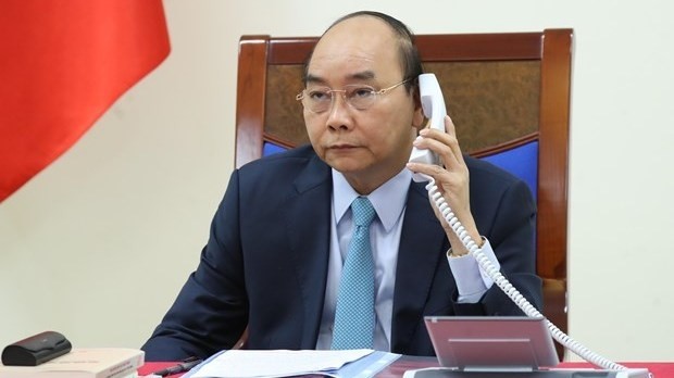 Prime Minister Nguyen Xuan Phuc has phone talks with his Swedish counterpart Stefan Löfven on April 15 (Photo: VNA)