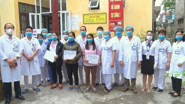 The last three COVID-19 patients in Ha Nam Province are declared to have fully recovered on April 16, 2020. (Photo: NDO/Dao Phuong)