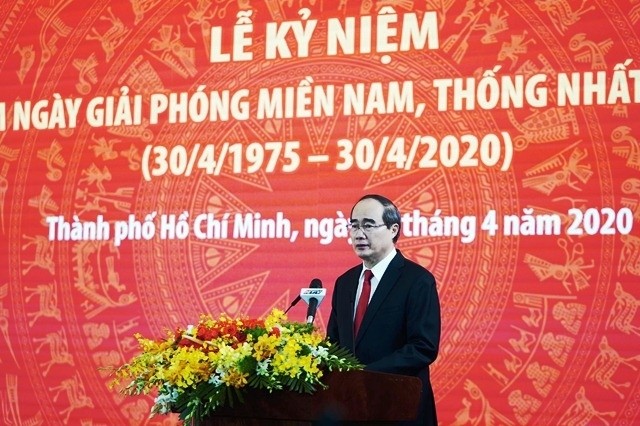 Secretary of the HCM City Party Committee Nguyen Thien Nhan speaks at the ceremony. 