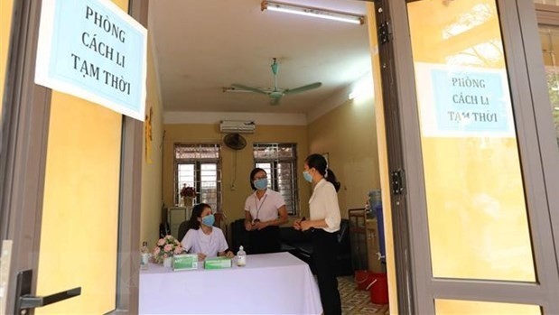 Schools arrange quarantine rooms in line with regulations of the health sector. (Photo: VNA)