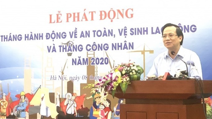 Minister Dao Ngoc Dung speaks at the event. (Photo: VGP)