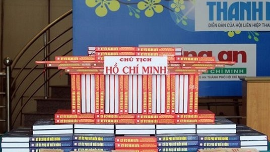 Books on President Ho Chi Minh on display at Dong Nai Province’s library