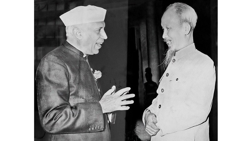President Ho Chi Minh (R) and Indian Prime Minister Jawaharlal Nehru laid the foundation for Vietnam-India relations.