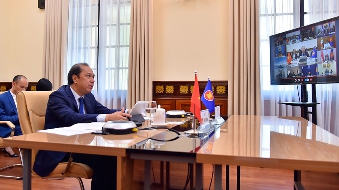 Deputy Foreign Minister Nguyen Quoc Dung, head of Vietnam ASEAN SOM, attends the 32nd ASEAN-Australia Forum on May 18. (Photo: dangcongsan.vn)
