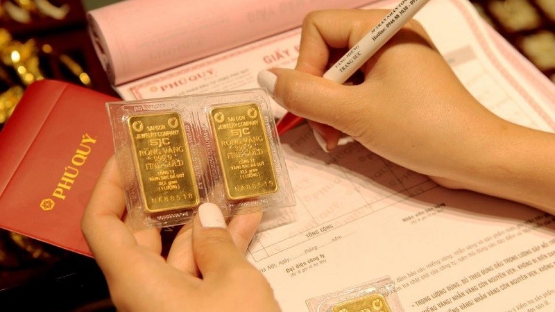 Domestic gold prices exceed VND49 million per tael