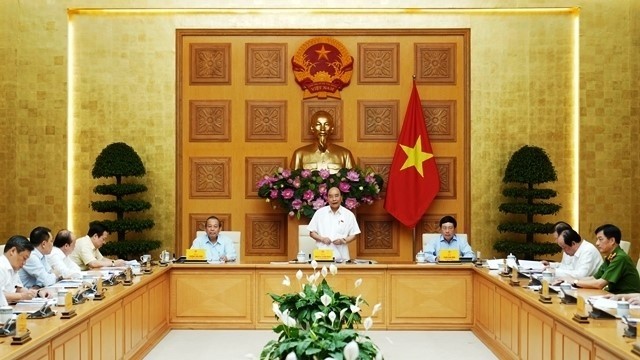 PM Nguyen Xuan Phuc speaking at the meeting (Photo: Quang Hieu)