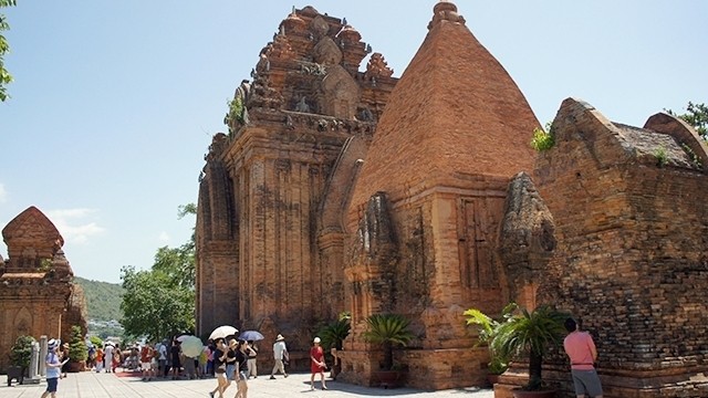Ponagar Tower is an attractive destination in Nha Trang city, Khanh Hoa province. 
