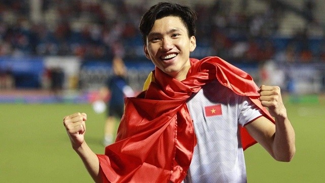 Vietnamese defender Doan Van Hau is among nine nominees for dream Asian defence.