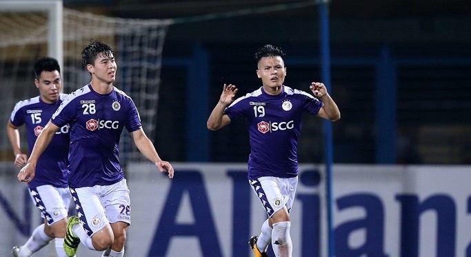 AFC Cup 2019 - Interzone semifinals first leg - Hanoi FC vs Altyn Asyr - August 20, 2019; Midfielder Nguyen Quang Hai (R) celebrates scoring from a free-kick. (Photo: AFC)
