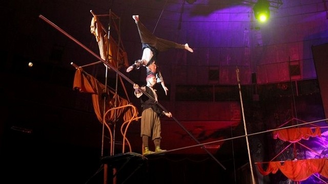 A repertoire in the “Pirates” circus show. (Photo: NDO/Bang Giang)