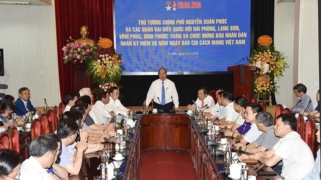 Prime Minister Nguyen Xuan Phuc speaking at the meeting (Photo: TRAN HAI)