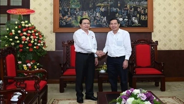 President of the Vietnam Fatherland Front Central Committee Tran Thanh Man (L) visits Nhan Dan Newspaper on June 16 to congratulate the Party newspaper on the occasion of the Vietnam Revolutionary Press Day (June 21).