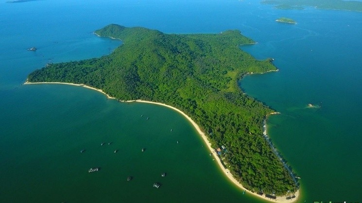 Co To Island, a tourist attraction in Quang Ninh province.