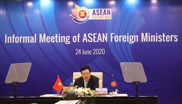 Deputy Prime Minister and Foreign Minister Pham Binh Minh at the Informal Meeting of ASEAN Foreign Ministers (Photo: VNA)