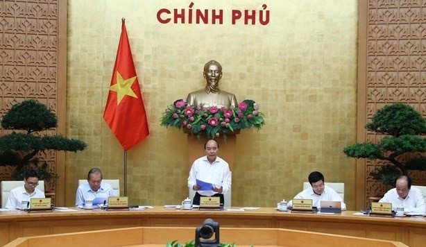 Prime Minister Nguyen Xuan Phuc speaks at the meeting with Government's permanent members (Photo: VNA)
