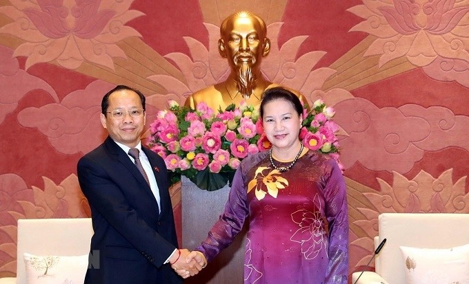 NA Chairwoman Nguyen Thi Kim Ngan (R) receives newly-accredited Cambodian Ambassador to Vietnam Chay Navuth. (Photo: VNA)