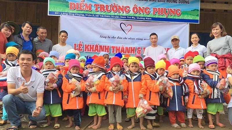 Da Nang volunteer club works to support upland children | Nhan Dan Online