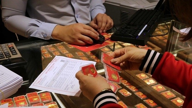 Gold prices reach the highest level ever in the local market on July 7. (Photo: VNA)