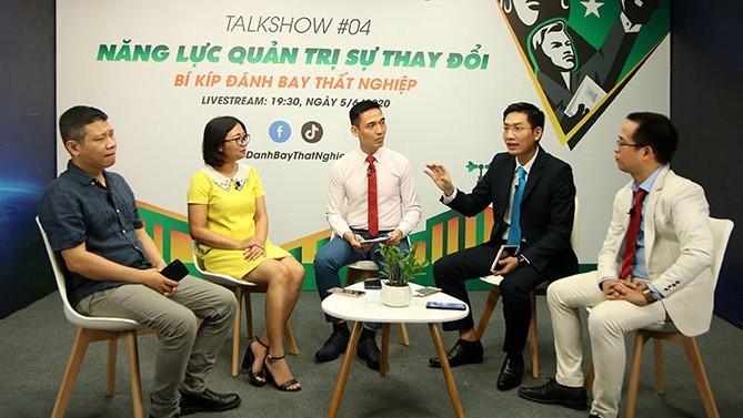Speakers participating in a talk show to provide helpful professional knowledge and skills and positive messages for employees.