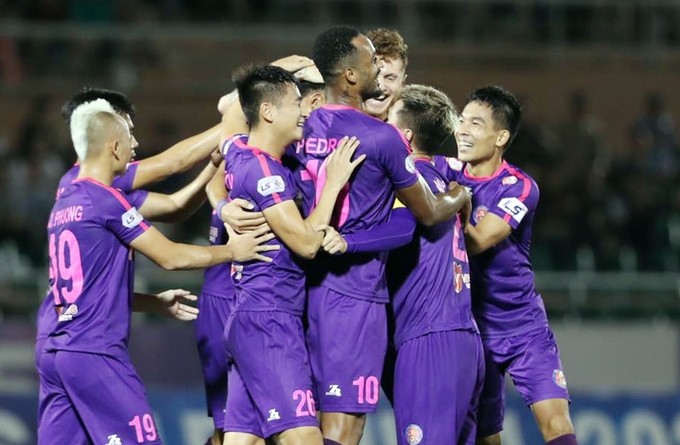 V.League 2020 - Matchday 9 - Saigon FC vs Thanh Hoa FC - Thong Nhat Stadium - July 12, 2020 Saigon FC players celebrate a goal during the match. (Photo: Vnexpress)