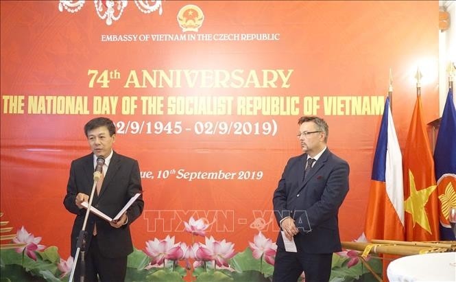 Vietnamese Ambassador to the Czech Republic Ho Minh Tuan speaks at the 74th anniversary of Vietnam's National Day in the Czech Republic. (File photo / VNA)