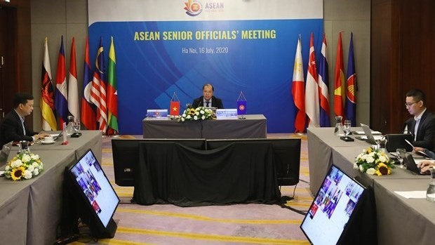 Deputy Minister of Foreign Affairs Nguyen Quoc Dung chairs the online ASEAN Senior Officials’ Meeting on July 16 (Photo: VNA)