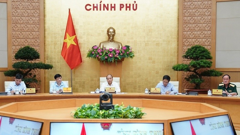 PM Nguyen Xuan Phuc speaking at the virtual conference with Binh Thuan leaders (Photo: VGP)