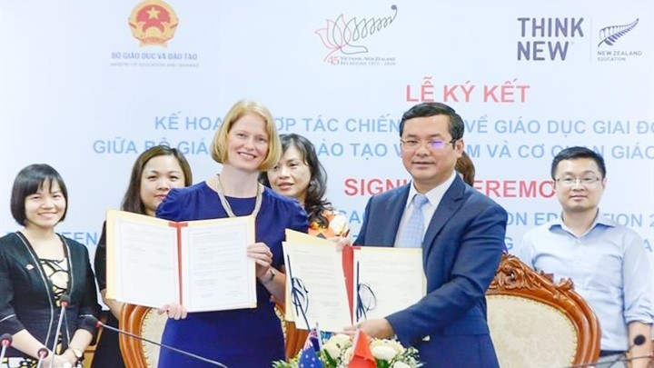 Vietnam, New Zealand resign a Strategic Cooperation Plan on education for 2020-2023 period. 
